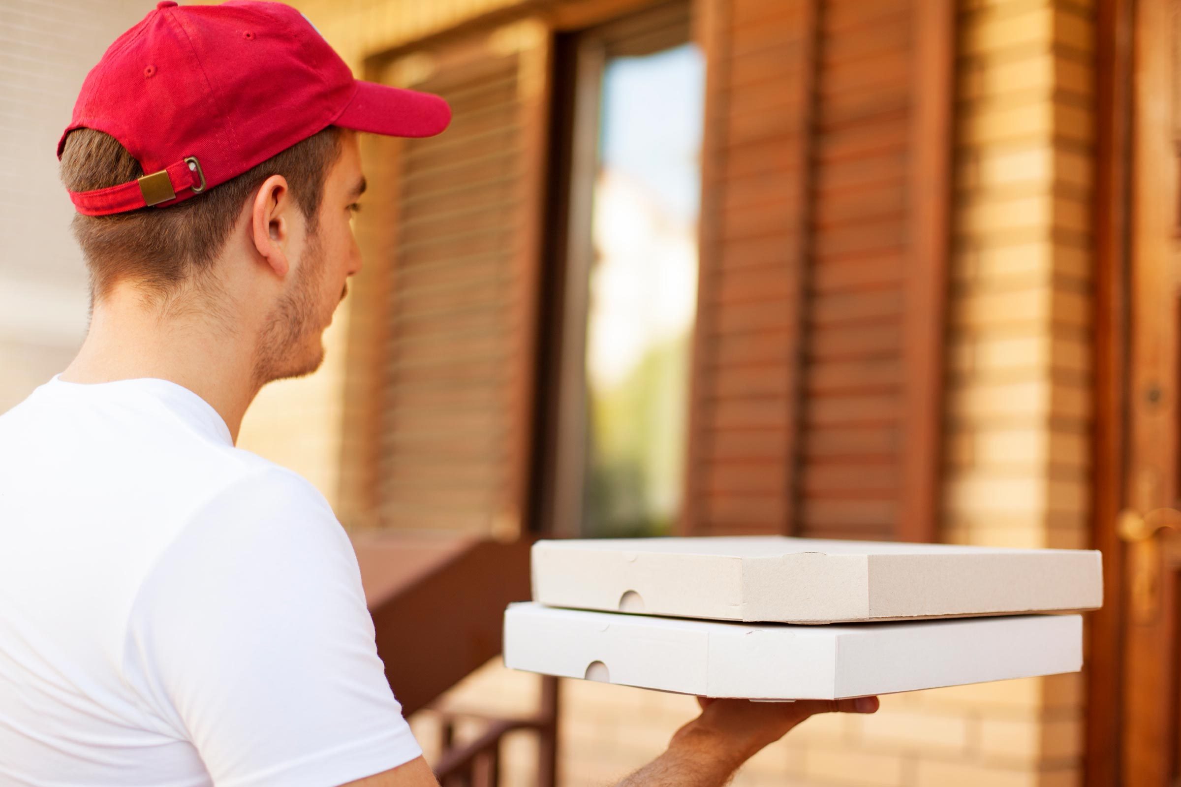 13 things your pizza guy wont tell you waiting
