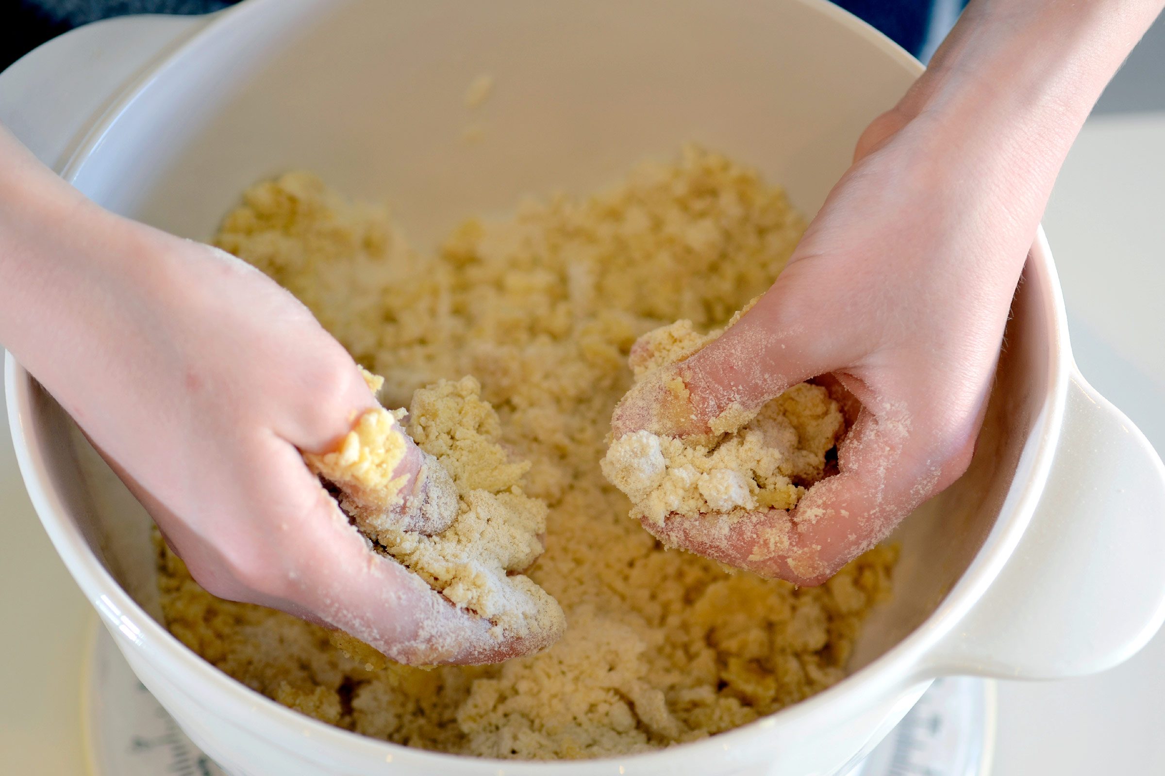make pancakes delicious cinnamon streusel