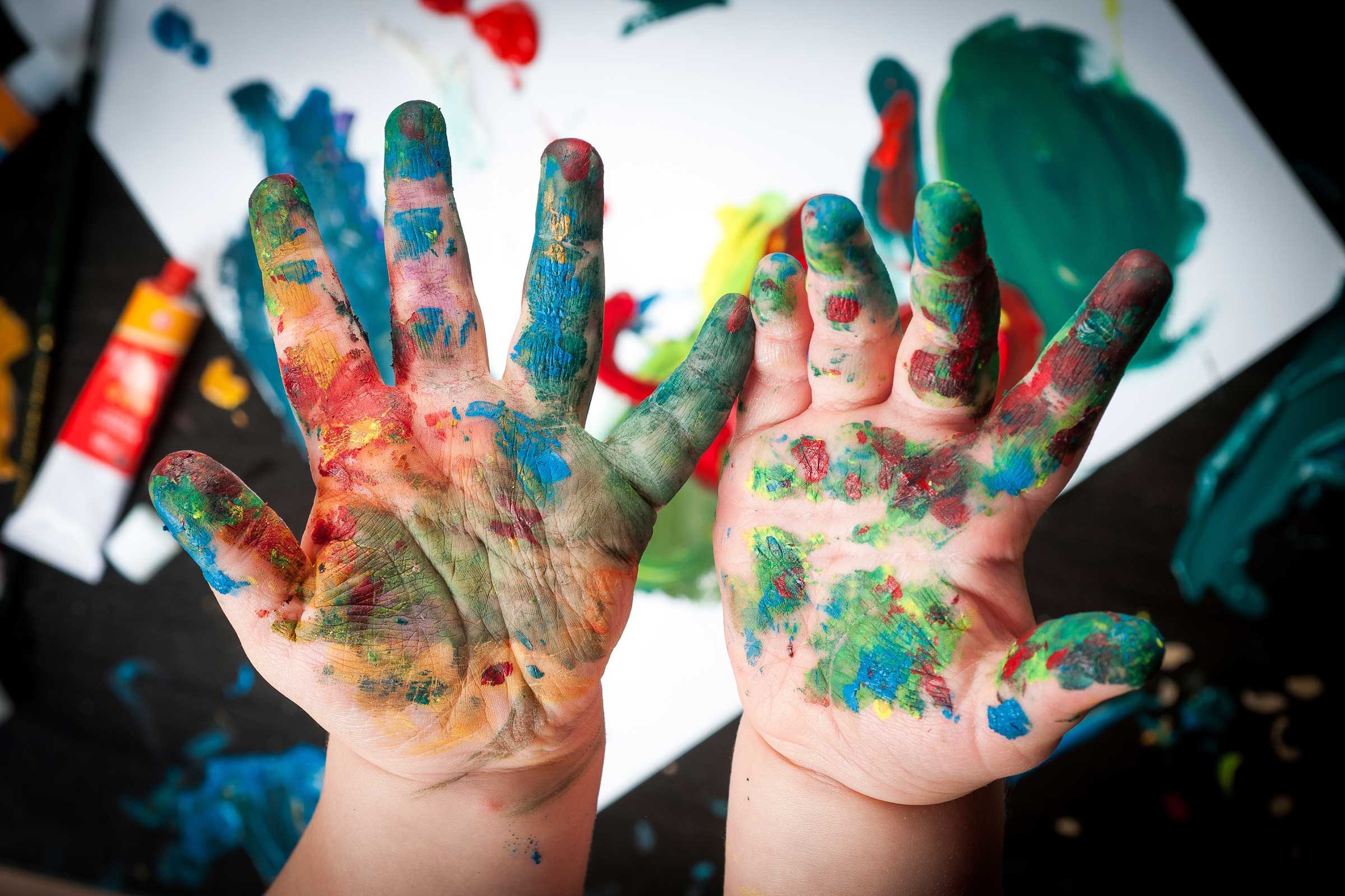 09_creative_baby_oil_remove_latex_paint_skin_poplasen
