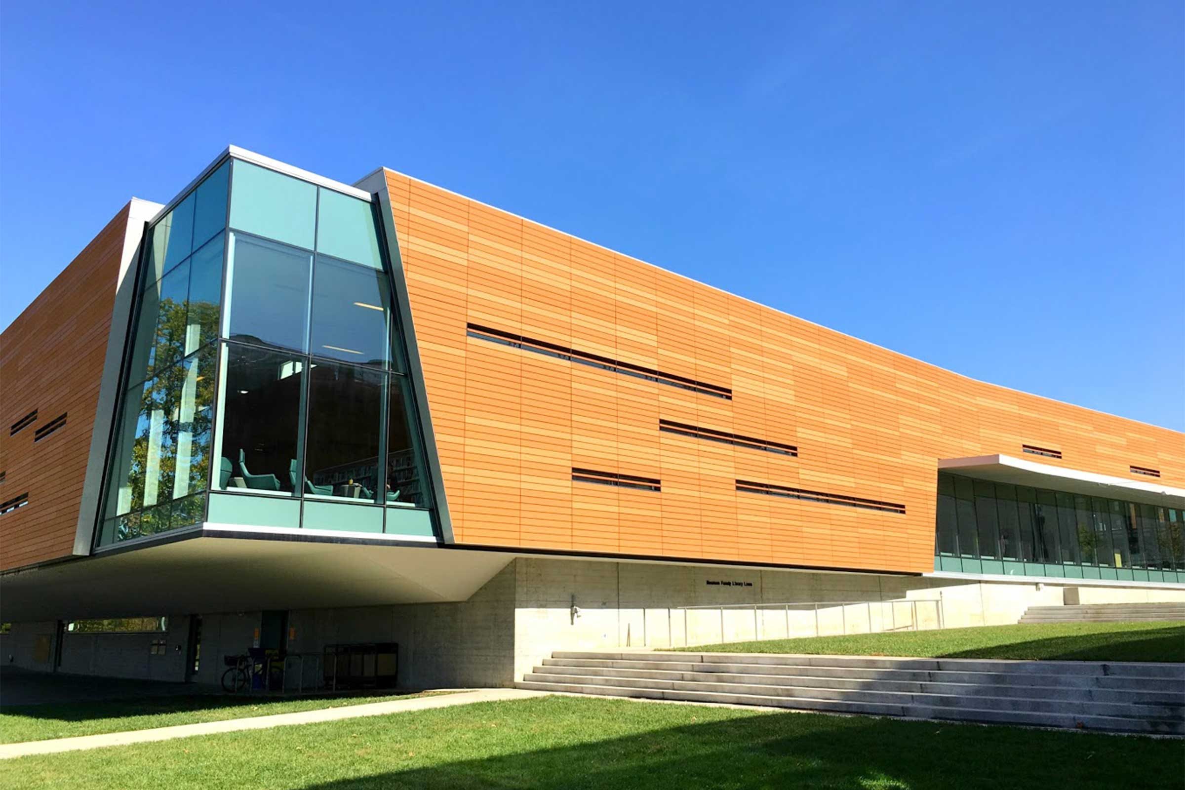 impressive-libraries-Kansas-Lawrence-Public-Library