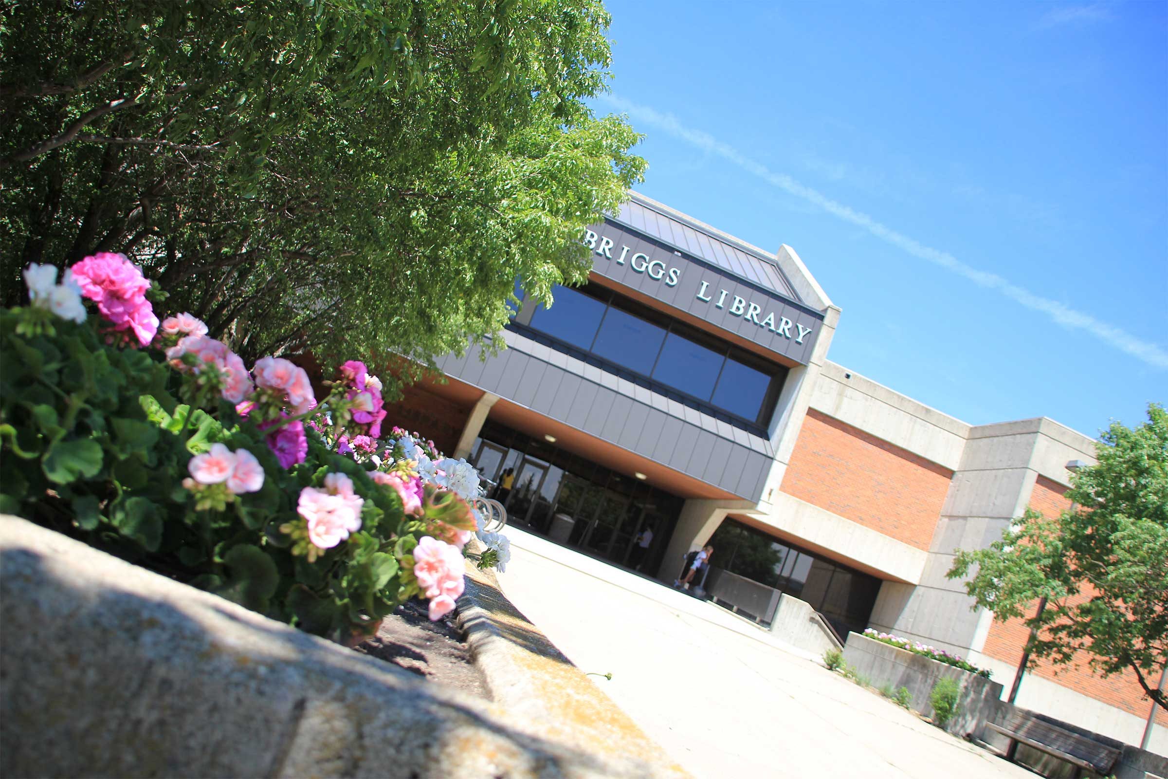 impressive-libraries-south-dakota