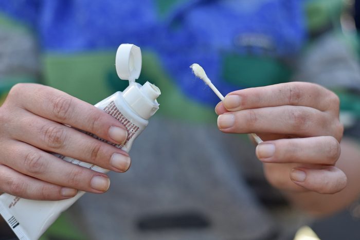 face medication q tip