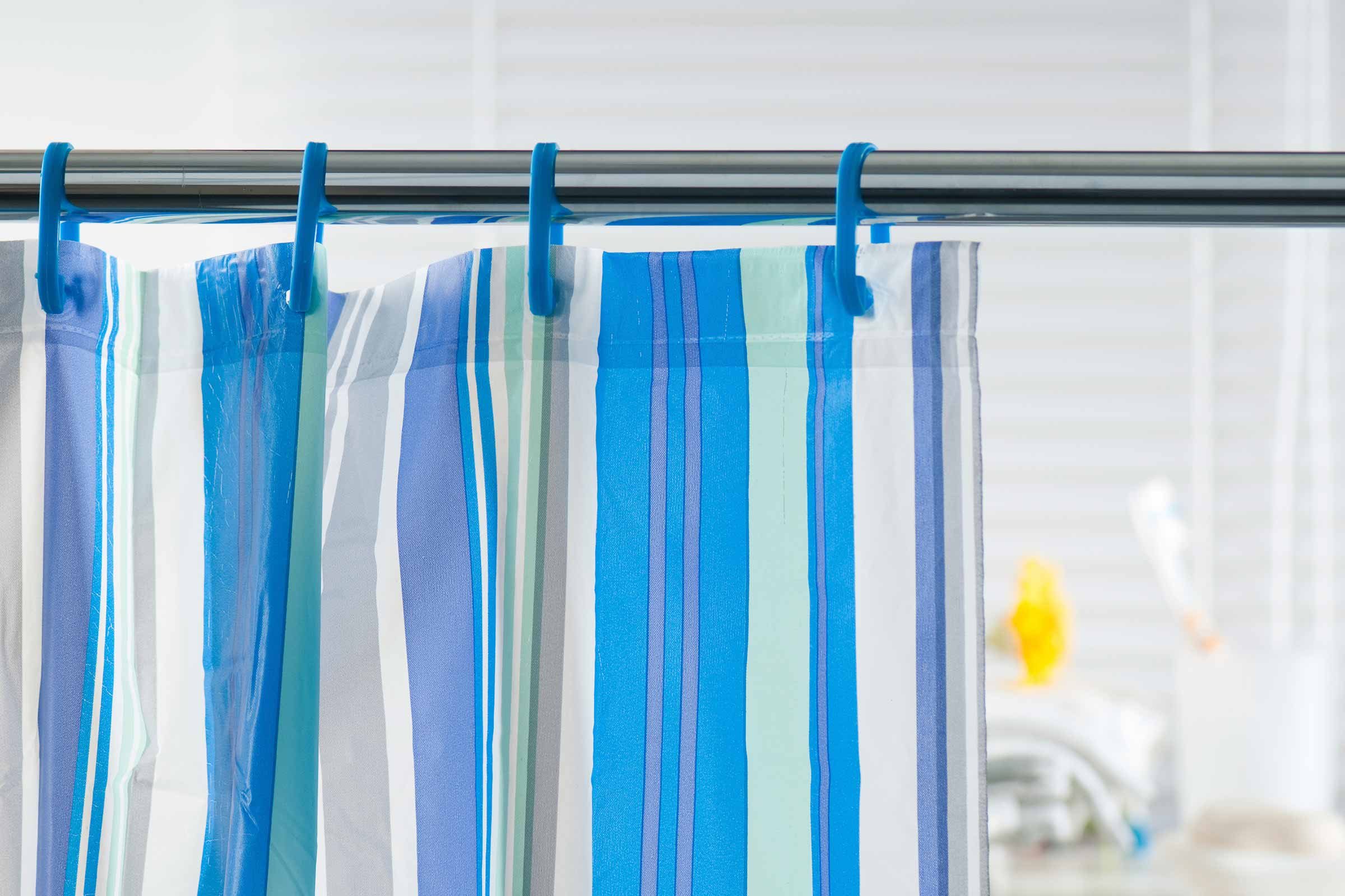 09-locked-hair-washing-mistakes