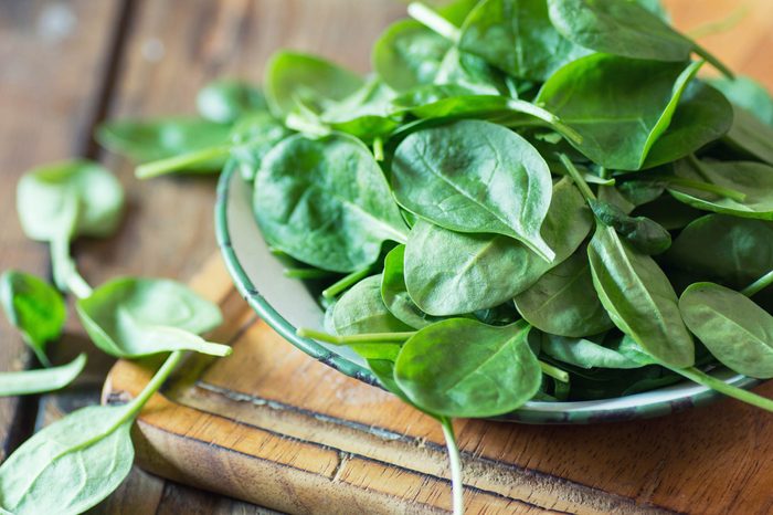 01_leafy_foods_to_never_put_in_blender_