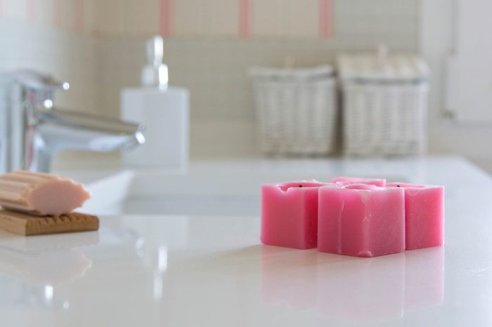 01_Space_Things_to_Get_rid_of_Bathroom_