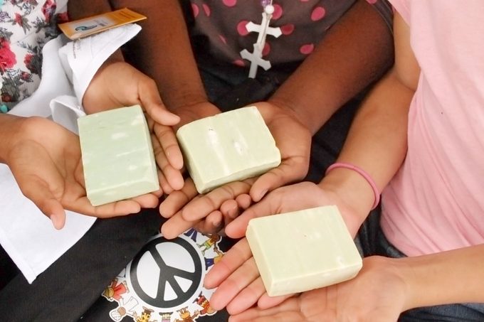 Rd Recycled Hotel Soap Original 4 Courtesy Clean The World Jvedit