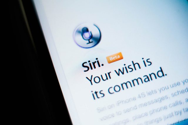 Say-These-8-Words-to-Siri,-and-She-Will-Break-Out-Into-Song