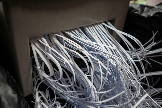 06-tear-Things An Identity Thief Won't Tell You_