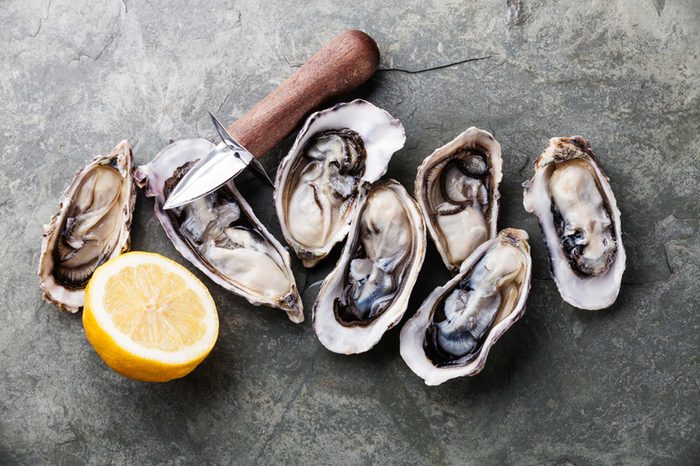 12 Foods That Slash Your Risk of Macular Degeneration_306011405