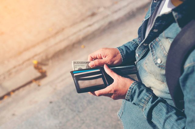 16-old-fashioned-Things An Identity Thief Won't Tell You_