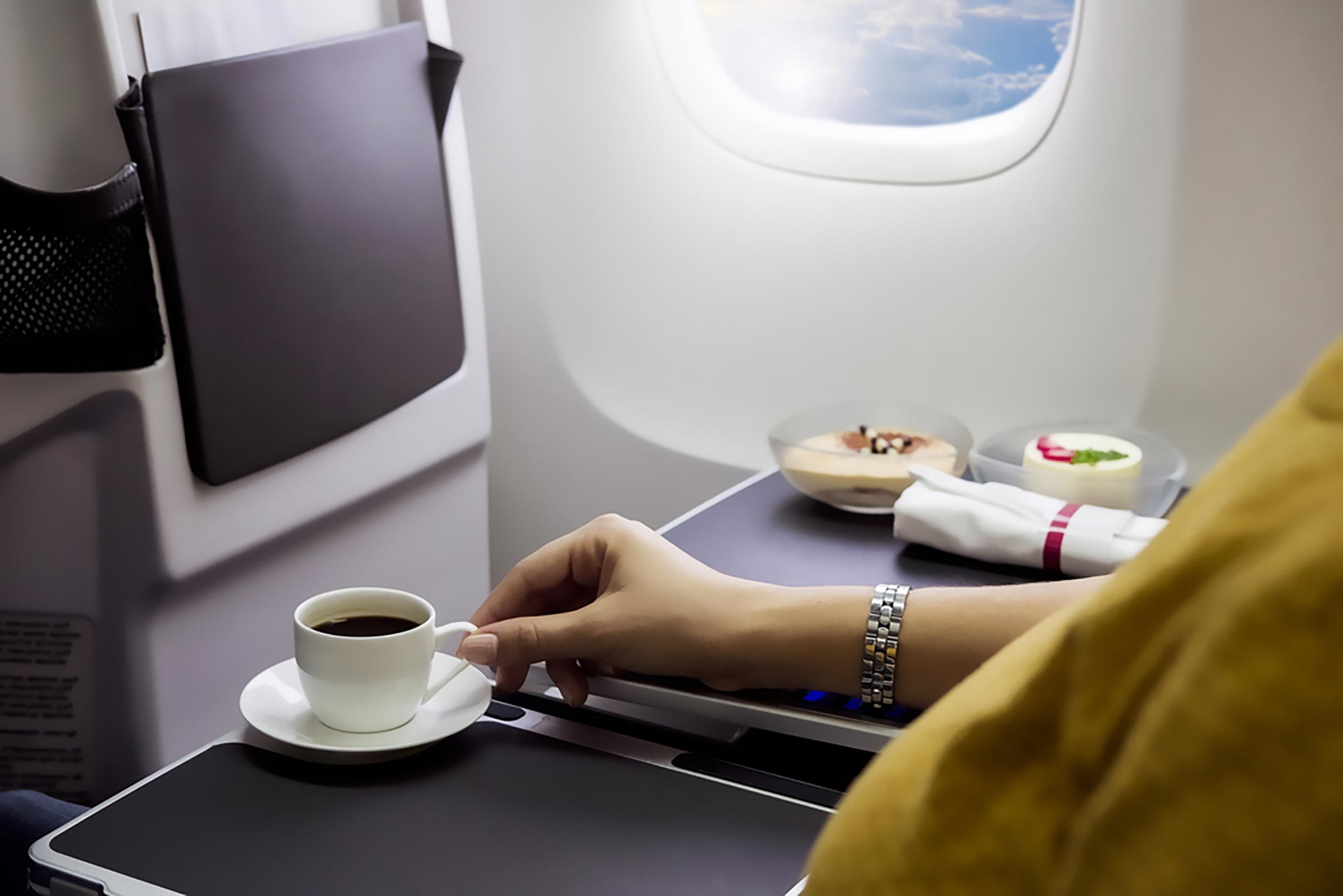 11-coffee-most-bizarre-reasons-for-flight-delays_604495997-Aureliy