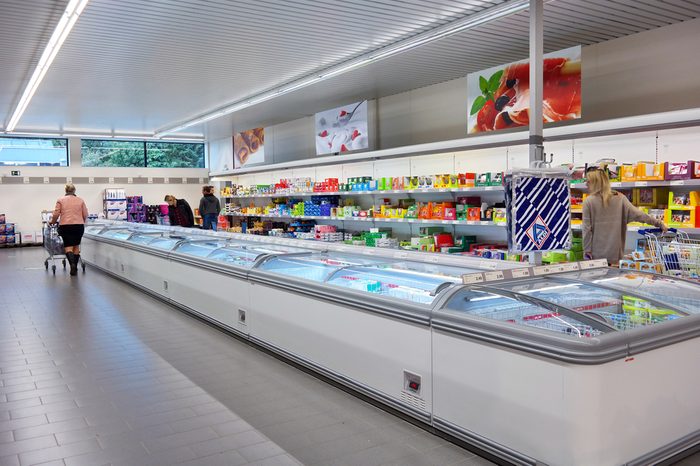 05-aldi-groceries-cheaper-wal-mart-shutterstock_457036903-300x300Slide5