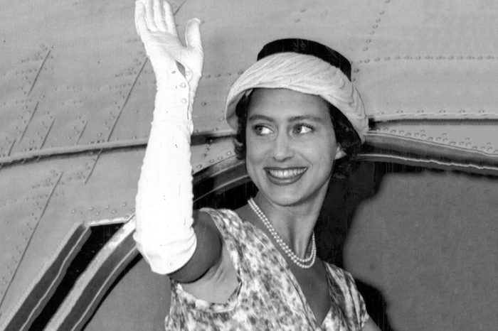 Princess Margaret October 1956. Tour Of Africa - Kenya Princess Mararet Waves Goodbye As She Leaves Entebbe Uganda By Air Last Night At The End Of Her East African Tour. The Queen And Queen Elizabeth The Queen Mother Will Drive To London Airport At 4 P.m. Today To Welcome Her Home. Princess Margaret Begins A New Round Of Public Engagements Next Weeks. On November 6 She Accompanies The Queen To The Opening Of Parliament. Lp3d Princess Margaret 1956 Tour Of Africa - Kenya October 1956 ...royalty