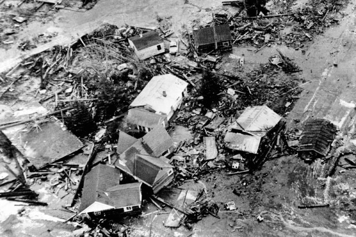 1964 Alaska Earthquake A 30 foot high tidal wave caused by the 9.2 earthquake destroyed low lying areas of coastal town of Seward.