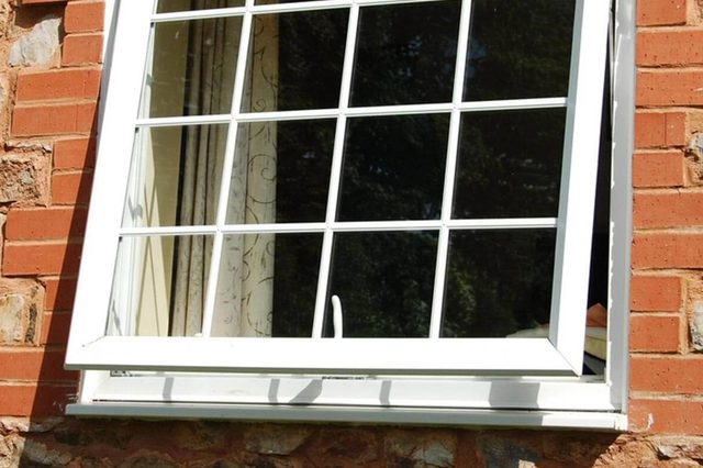 The 35 Things You Don’t Know You’re Doing That Make Your House a Target for Burglars