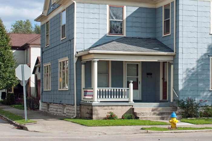 The 35 Things You Don’t Know You’re Doing That Make Your House a Target for Burglars