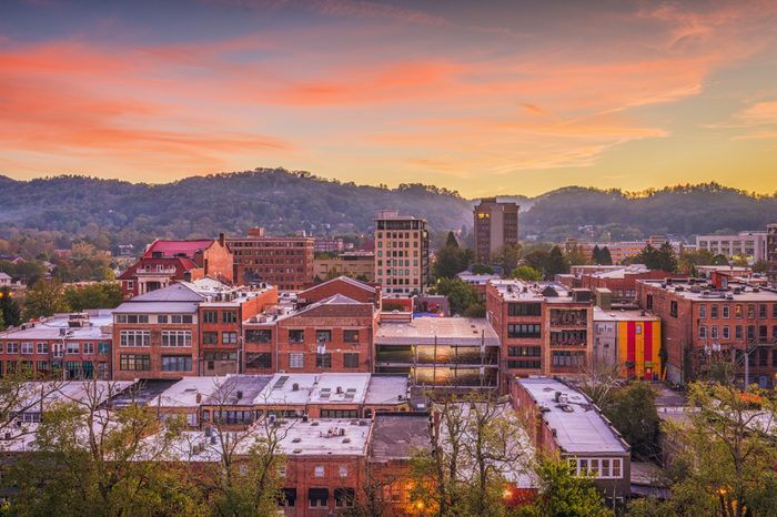 Asheville, North Caroilna, USA downtown skyline at dawn.
