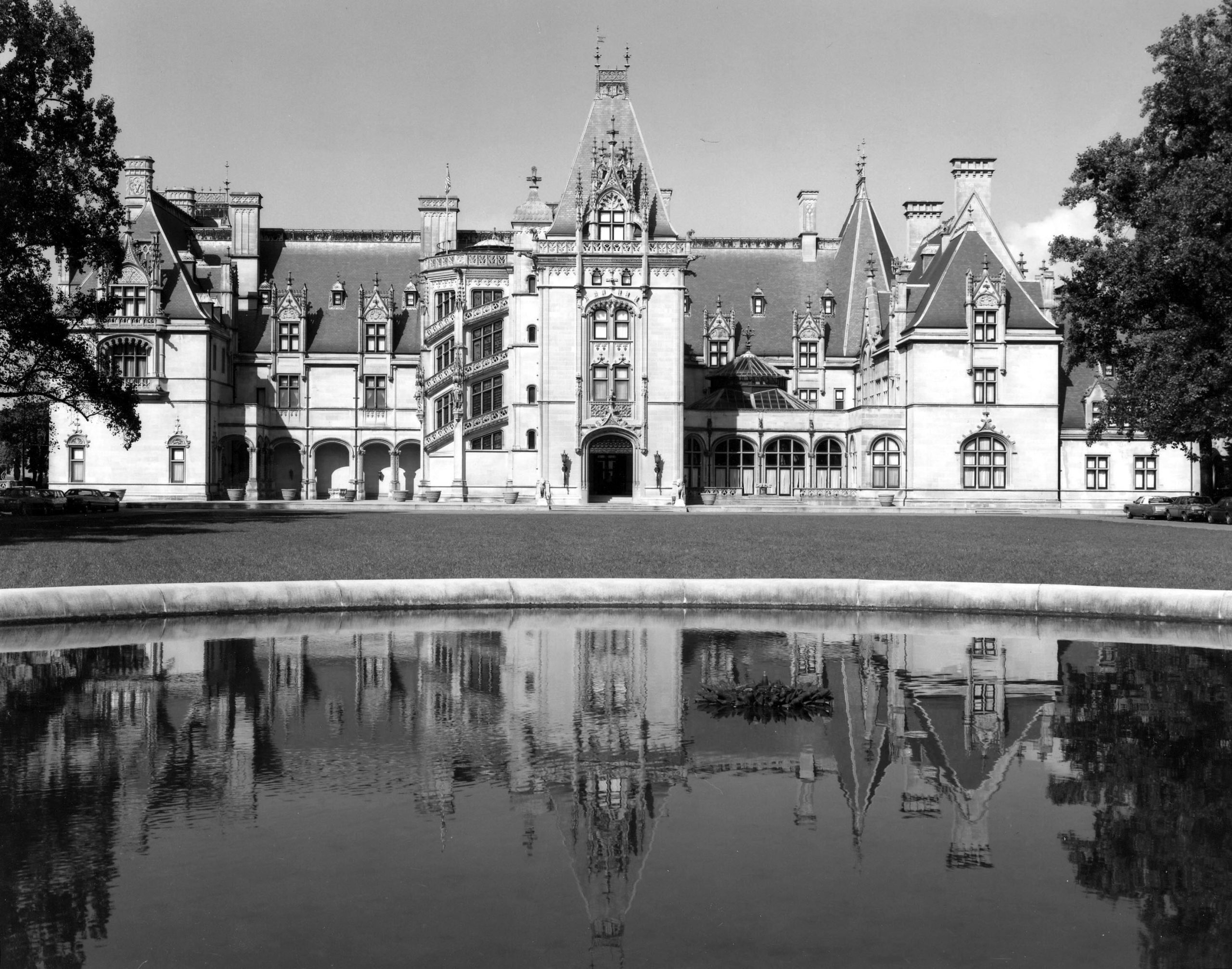 WILLIAM AMHERST VANDERBILT CECIL AND THE BILTMORE ESTATE, NORTH CAROLINA, AMERICA