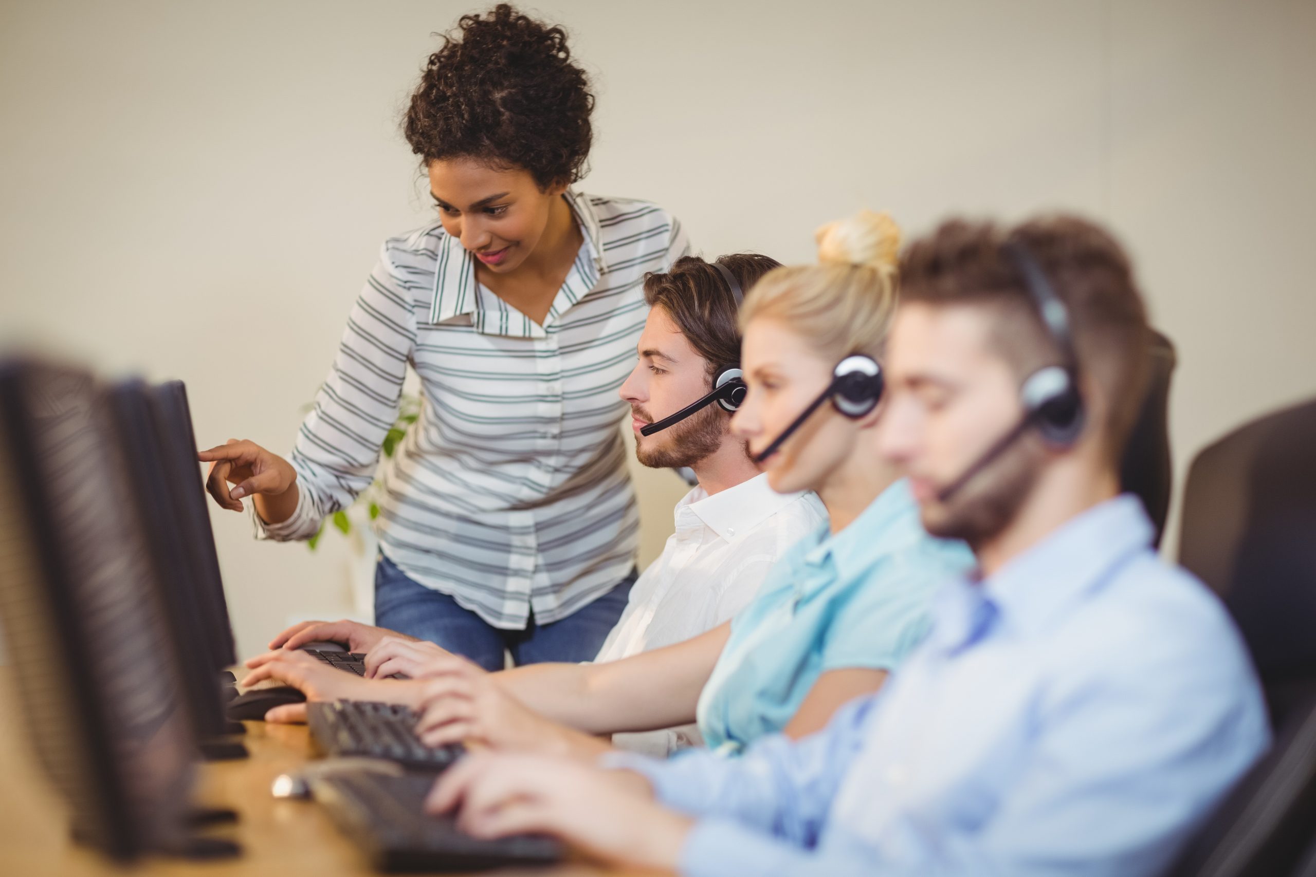 13 Rude Habits Customer Service People Hate the Most