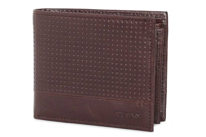 05_Titan-Radar-Bluetooth-Enabled-Leather-Wallet