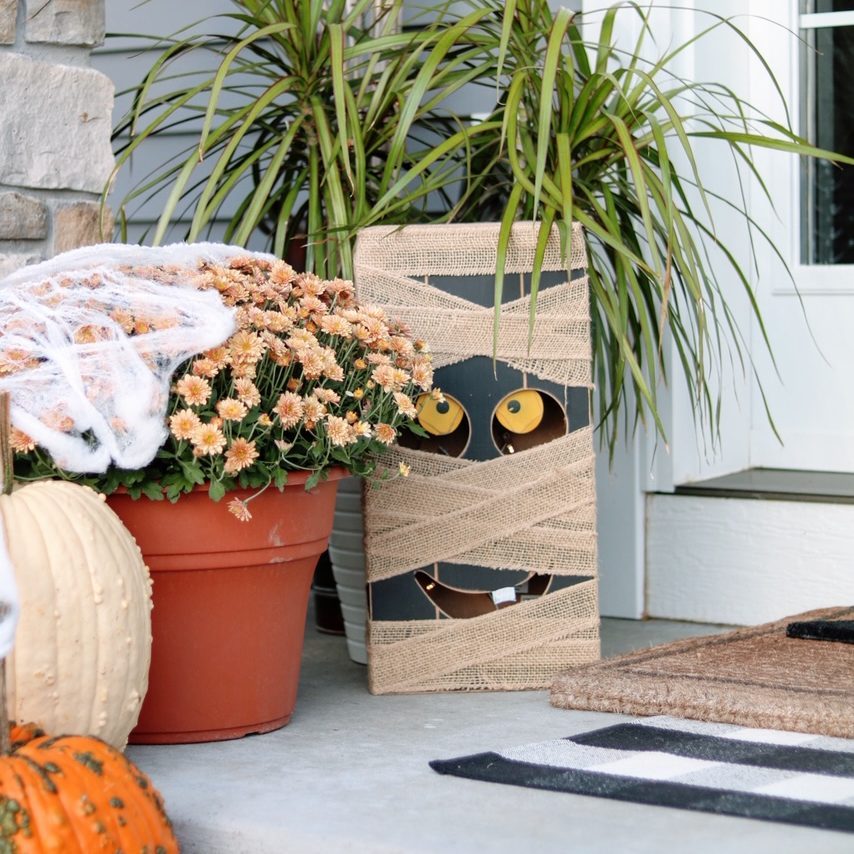 Halloween wooden Mummy