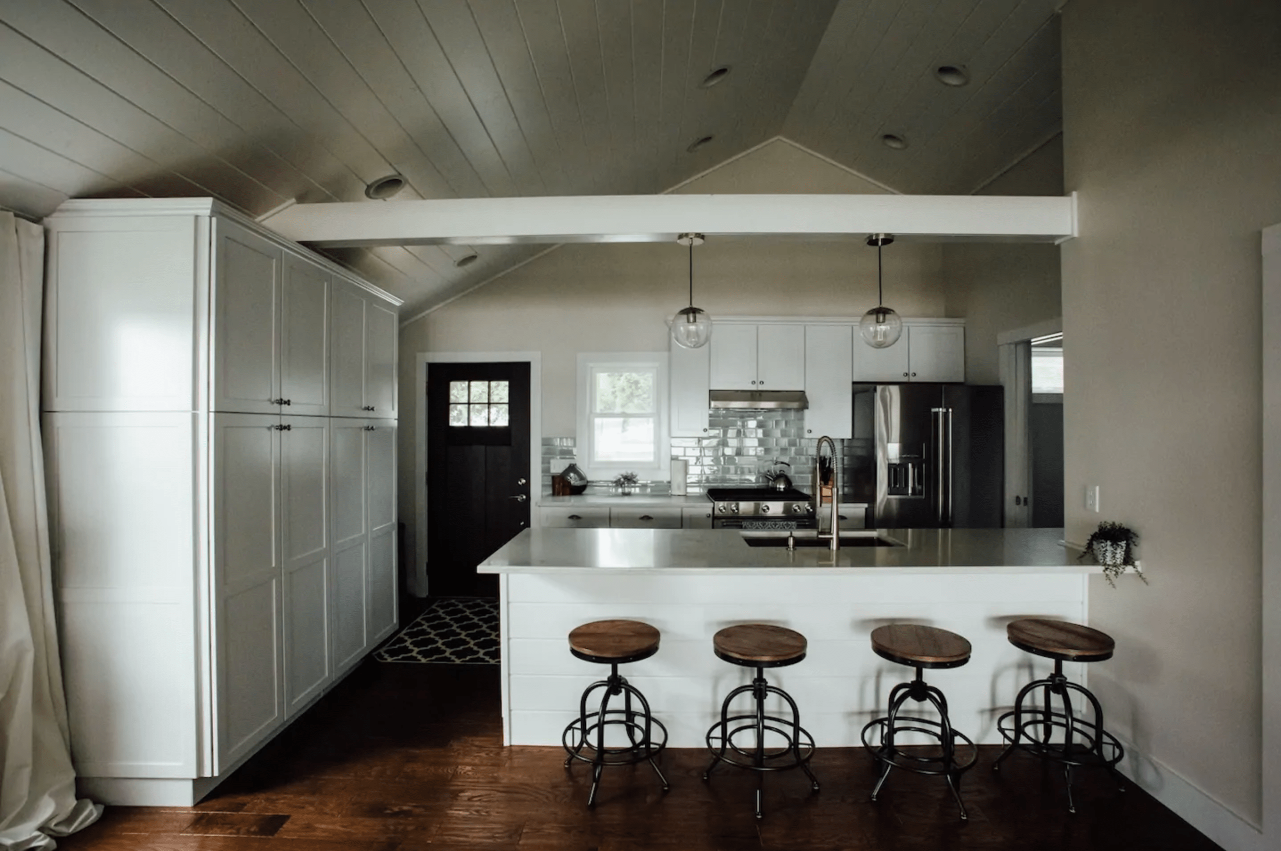 A friendly cottage surrounded by wildlife: Winona Lake, Indiana