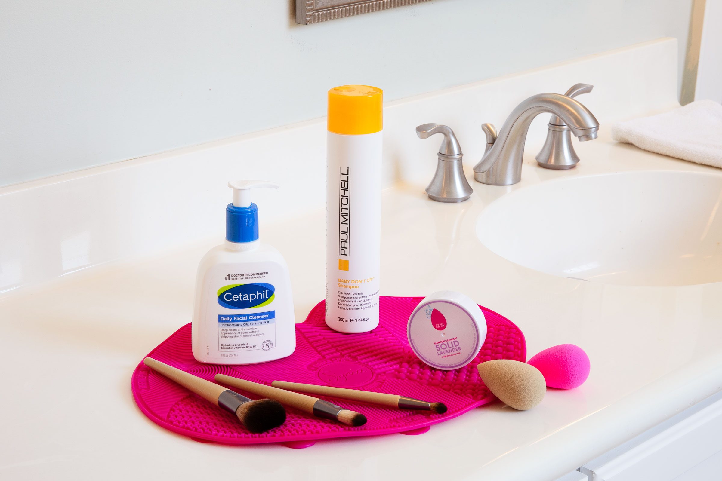 How to Clean Your Makeup Brushes Quickly and Easily
