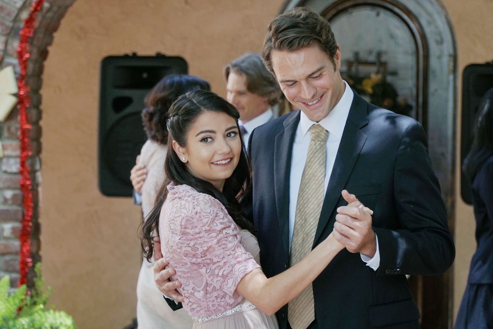 A Wedding For Christmas 