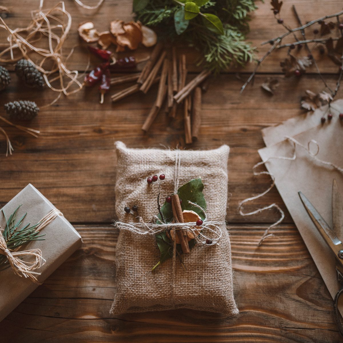 50 Christmas Wrapping Ideas Burlap Gift Wrapping