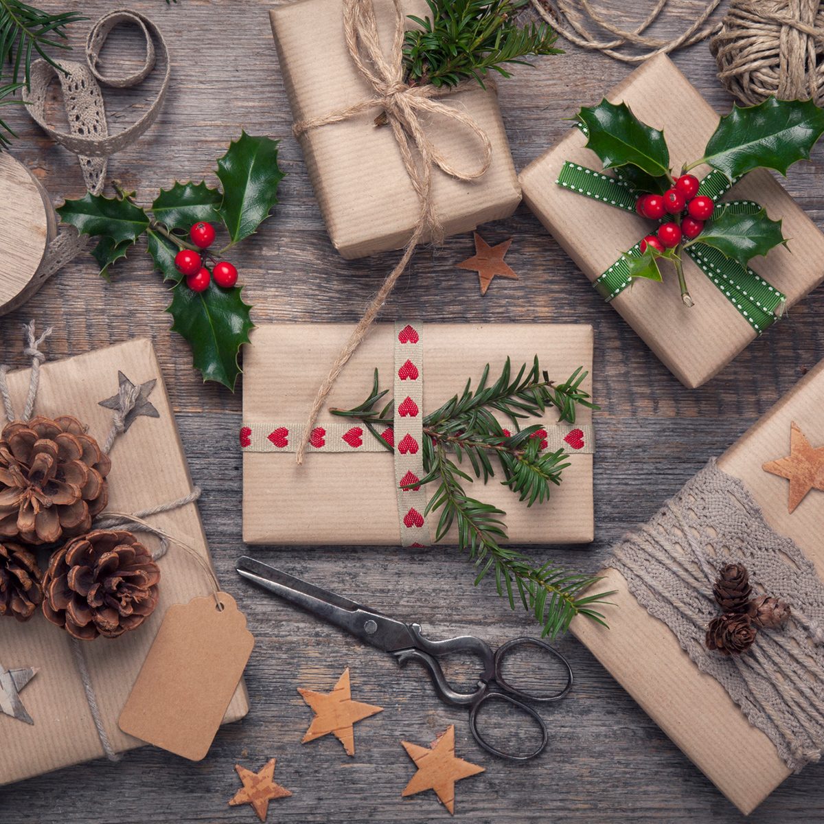 50 Christmas Wrapping Ideas Holly Berries And Leaves