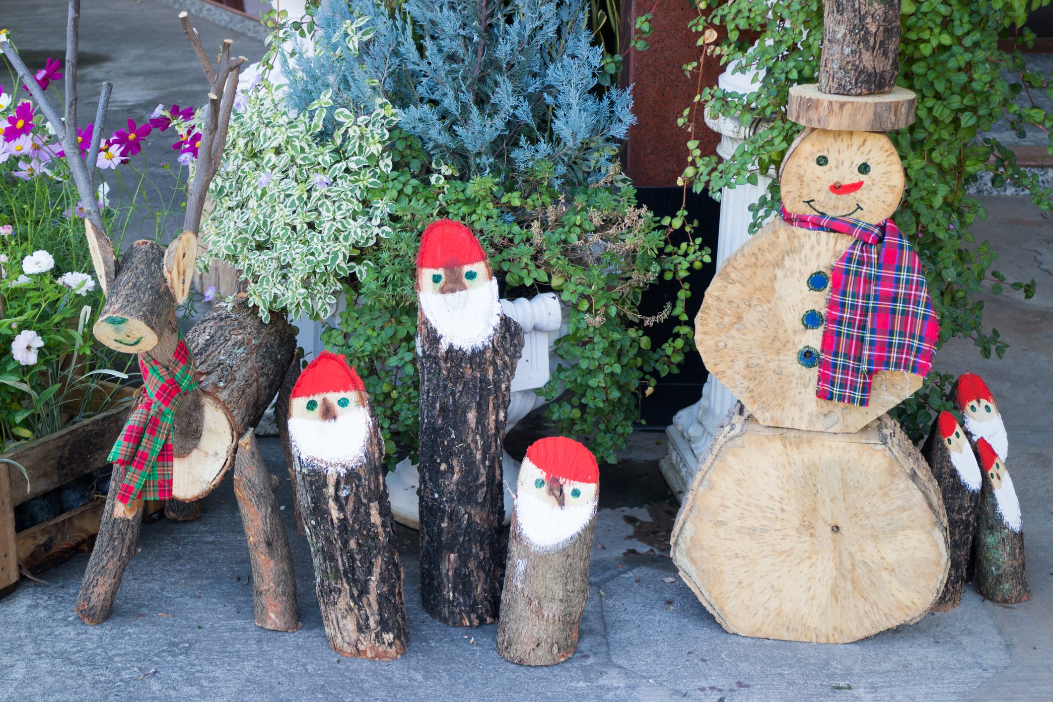 wood christmas figurines