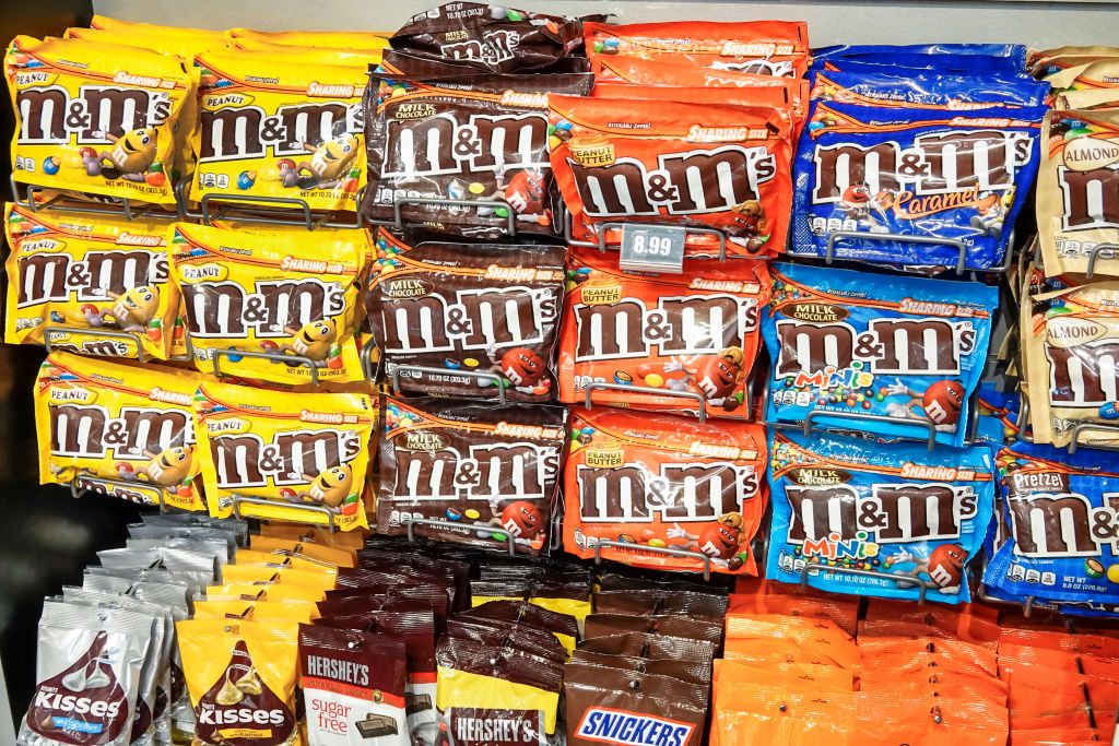 Miami International Airport, M & Ms display