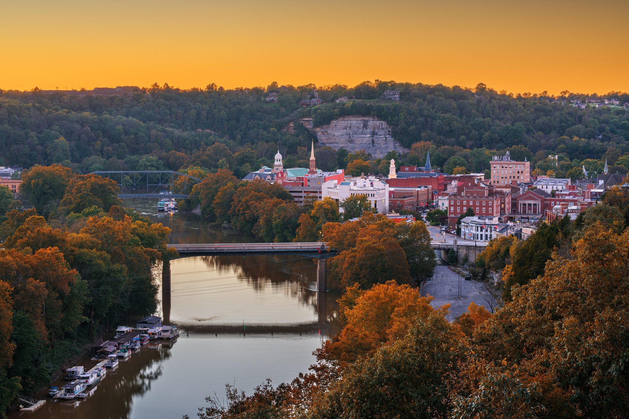 Frankfort, Kentucky, USA town skyline on the Kentucky River