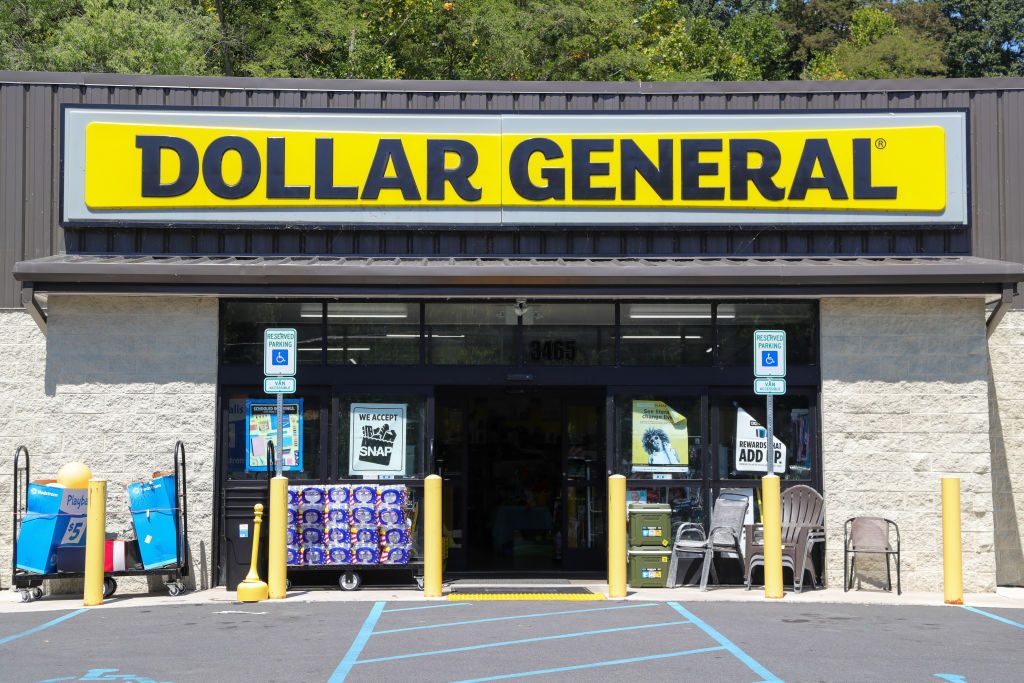 Dollar General exterior