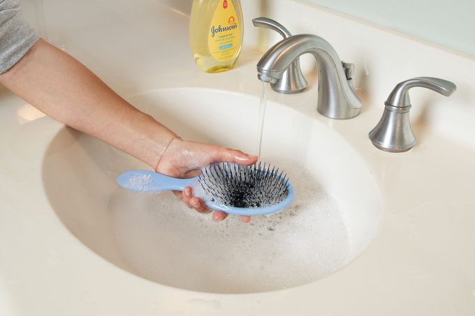 cleaning hair brush
