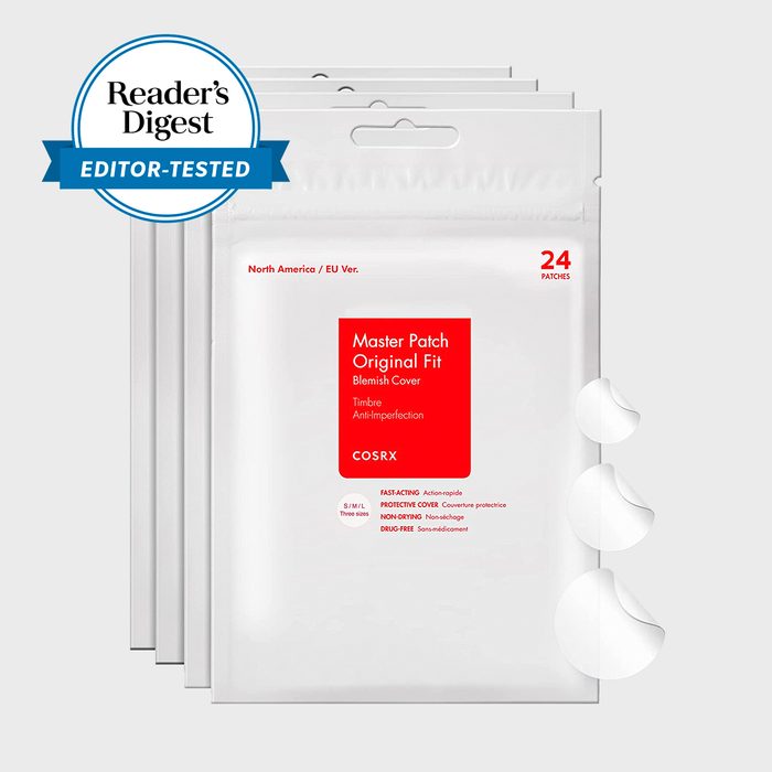 Package displays skincare patches floating, labeled 