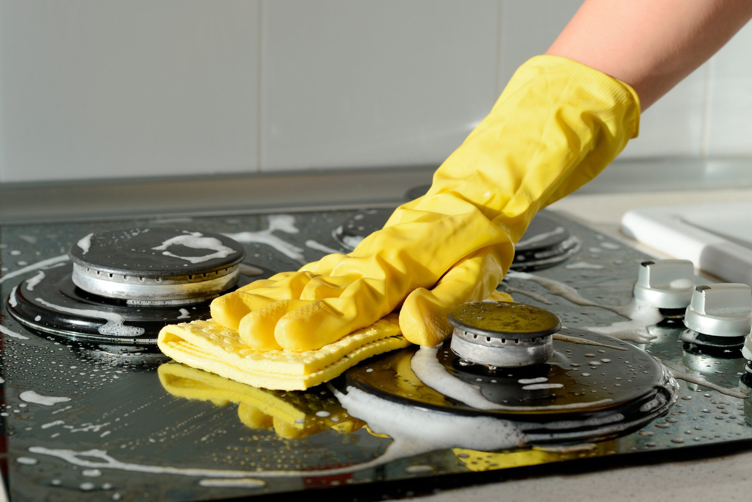 How to Clean Your Stovetop and Get Rid of Grease in Minutes