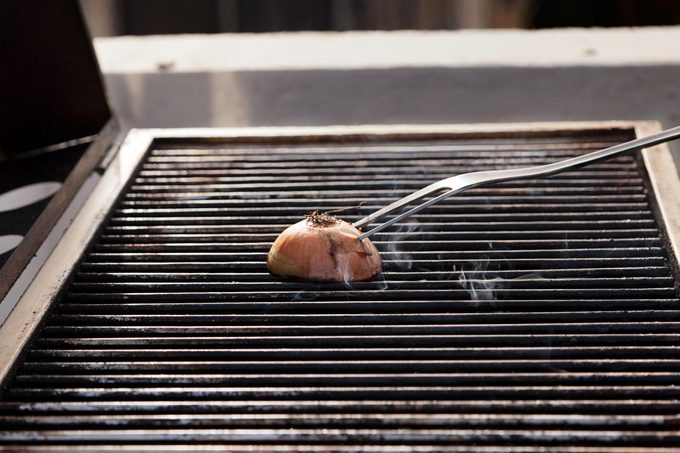 Clean Grill With Onion