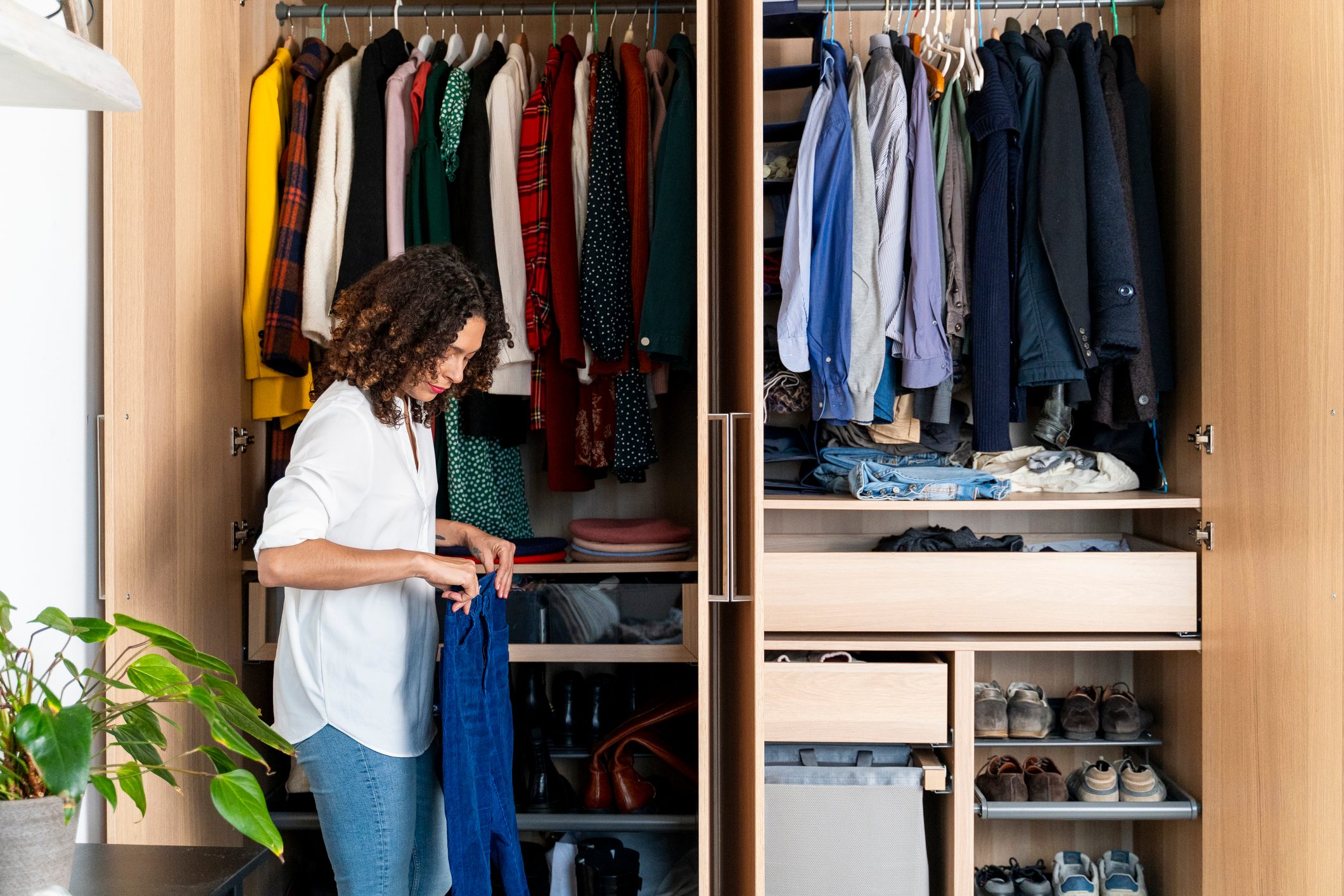 15 Secrets for Storing Clothes Fashion Experts Swear By