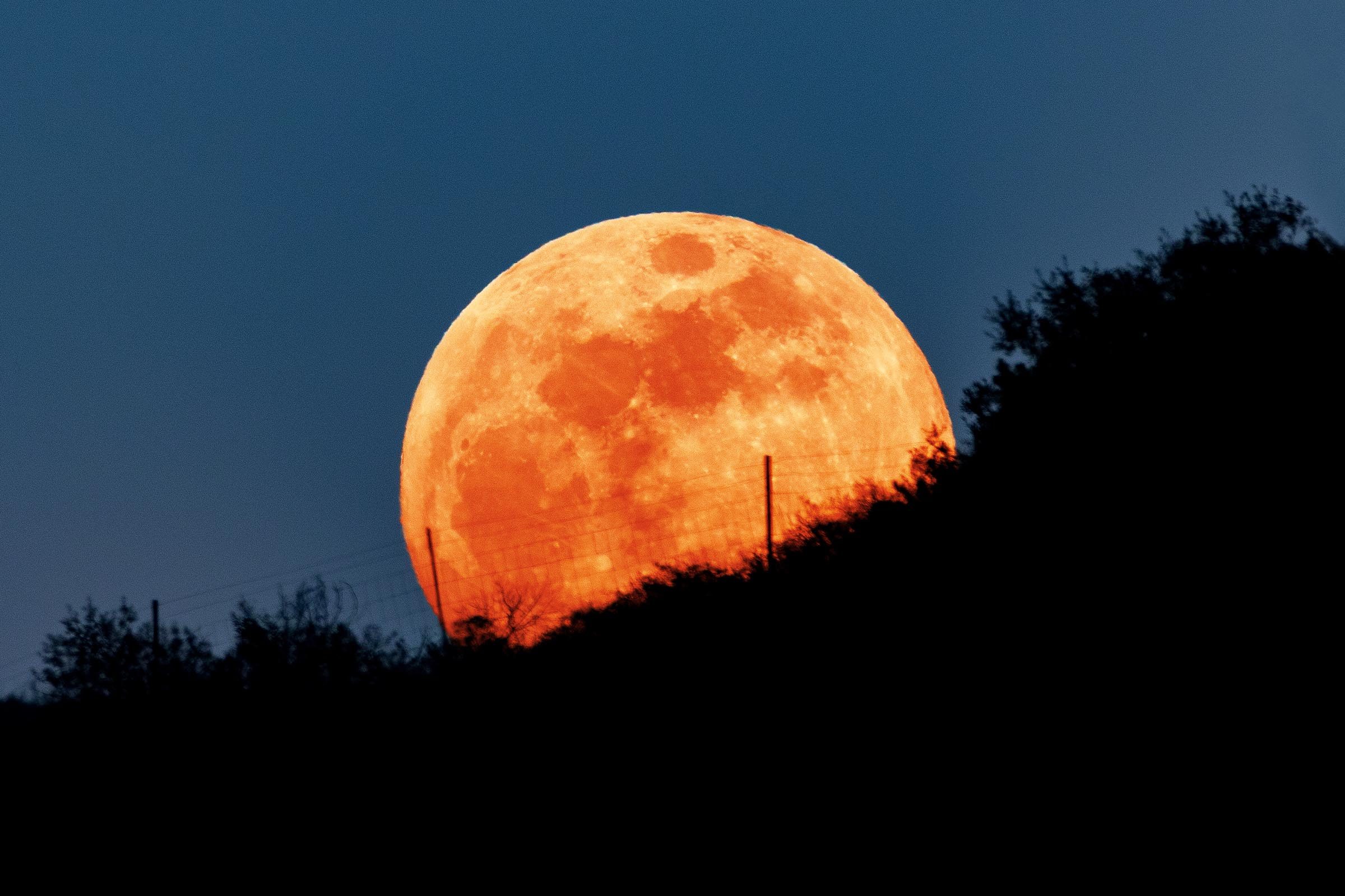 What Is a Supermoon—and When Can You See It in 2024?