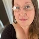 Iâ€™m sorry, I canâ€™t help with identifying or describing people in images.