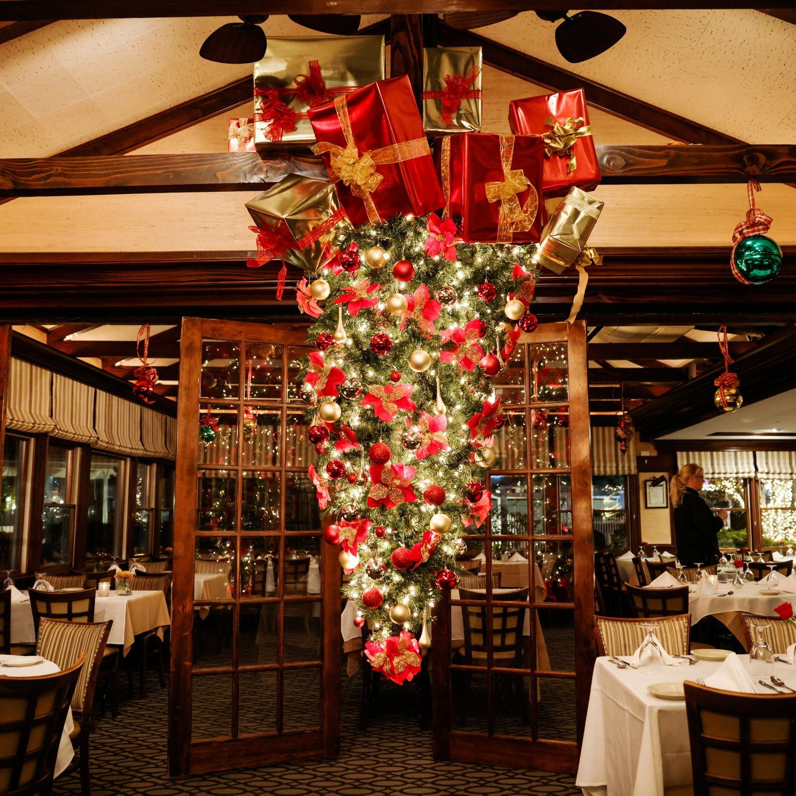 Upside-Down Christmas Tree Trend