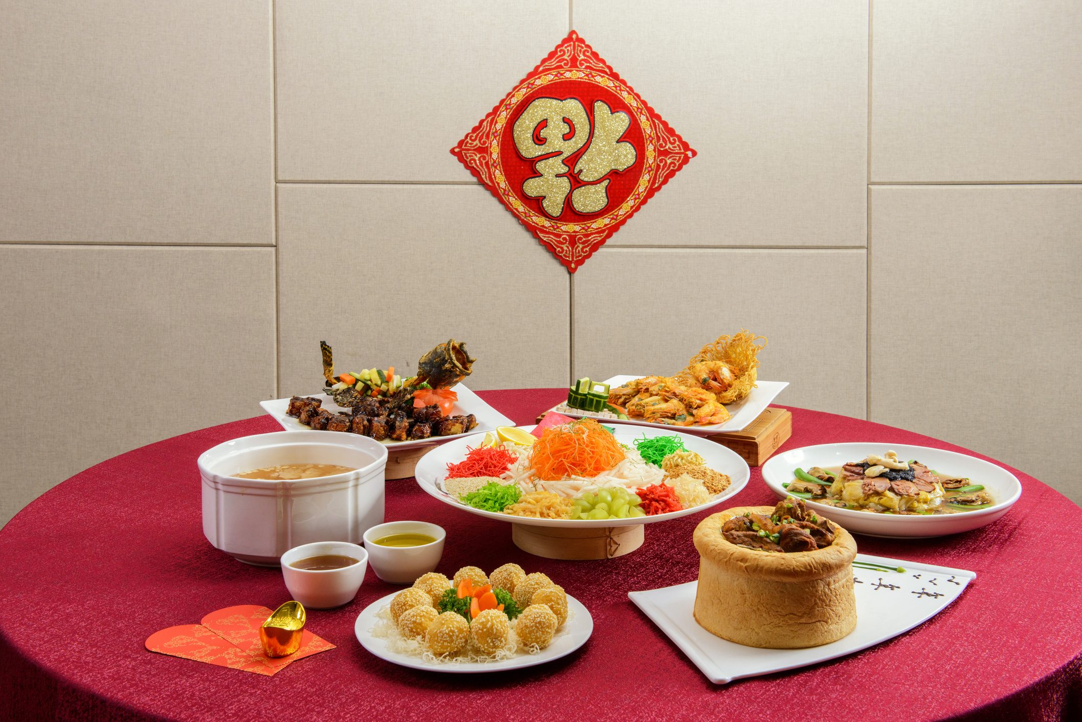 Chinese new year reunion dinner, food and drink