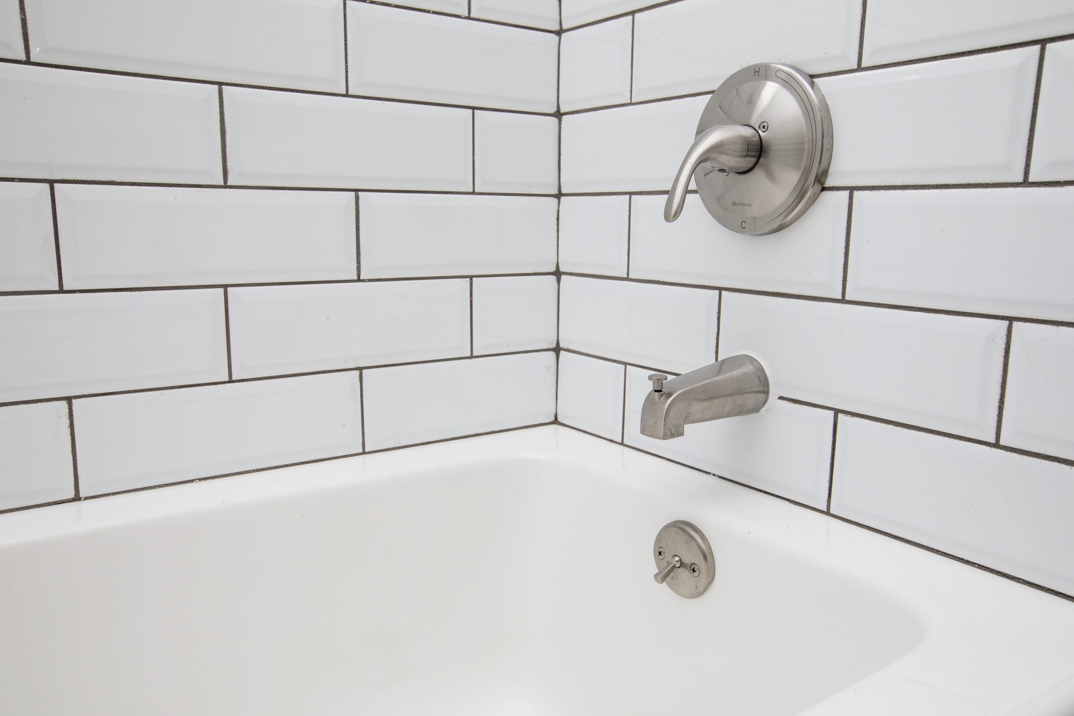 Bathroom Bathtub With Faucet