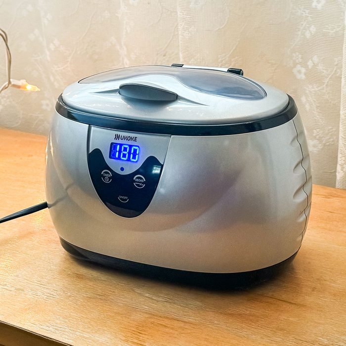 Ultrasonic cleaner displays 