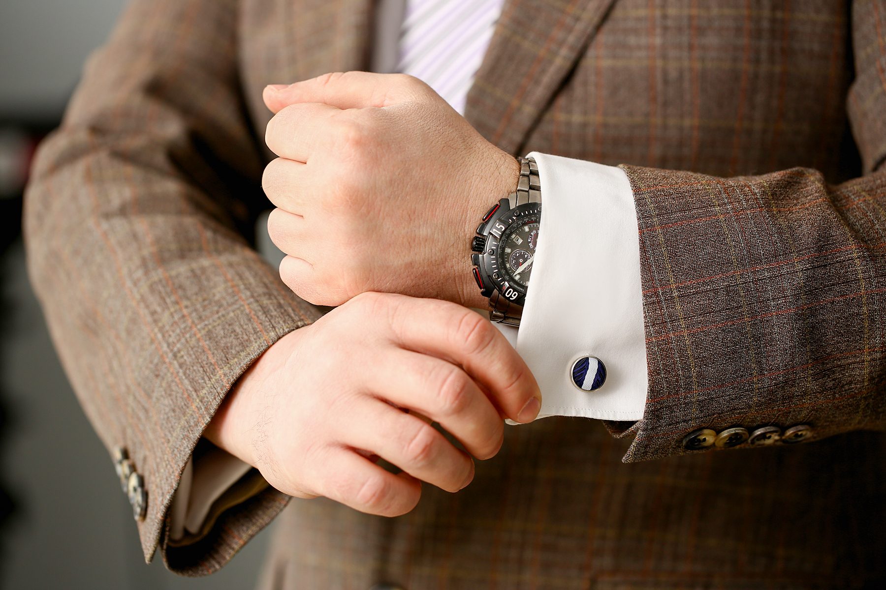 12 Steakhouse Etiquette Mistakes Everyone Makes Gettyimages 1090262450