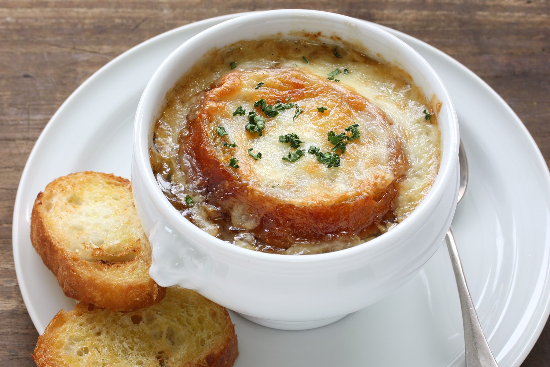 12 Steakhouse Etiquette Mistakes Everyone Makes Gettyimages 601123554