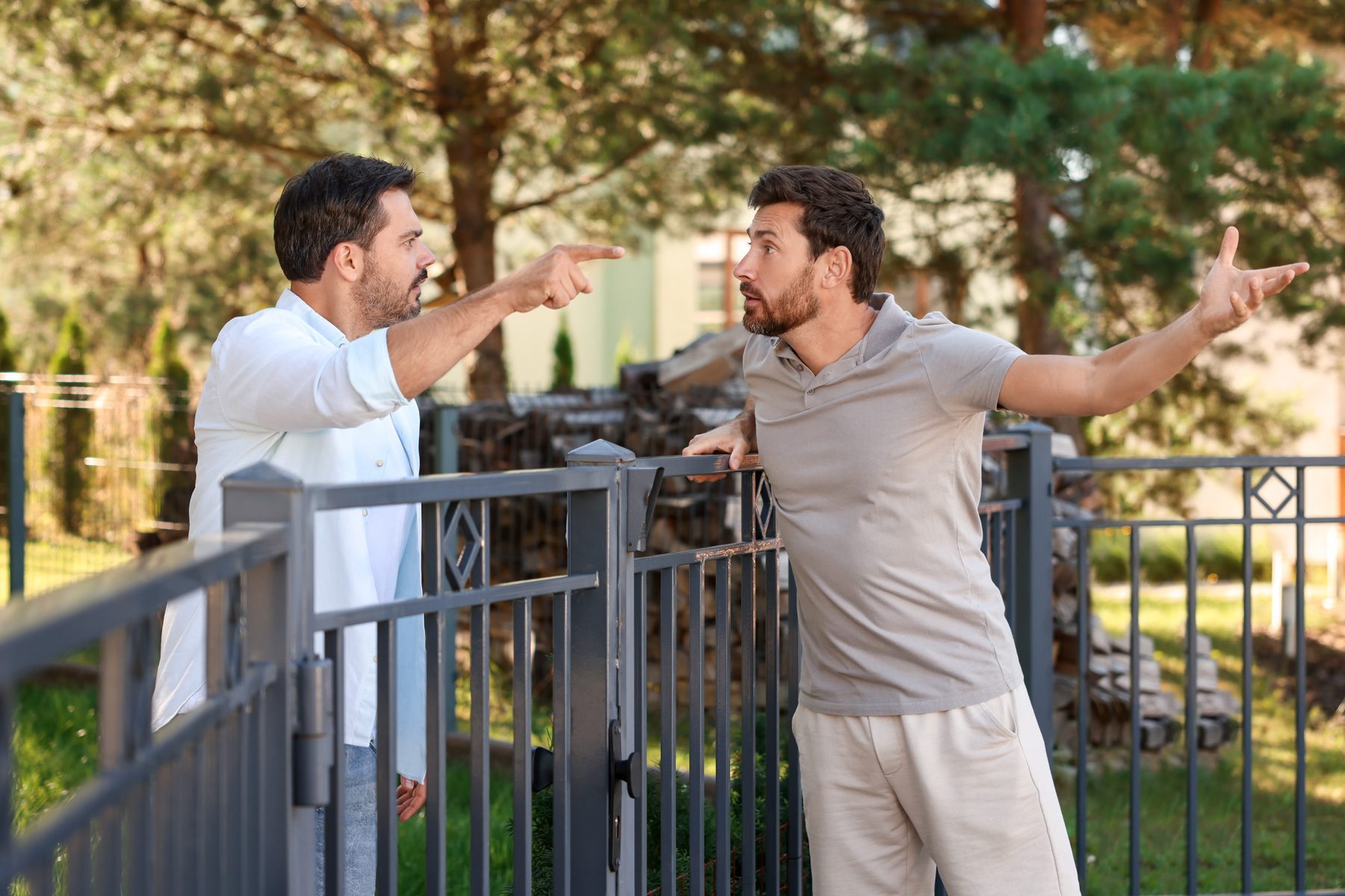 15 Rude Habits That Make You a Bad Neighbor