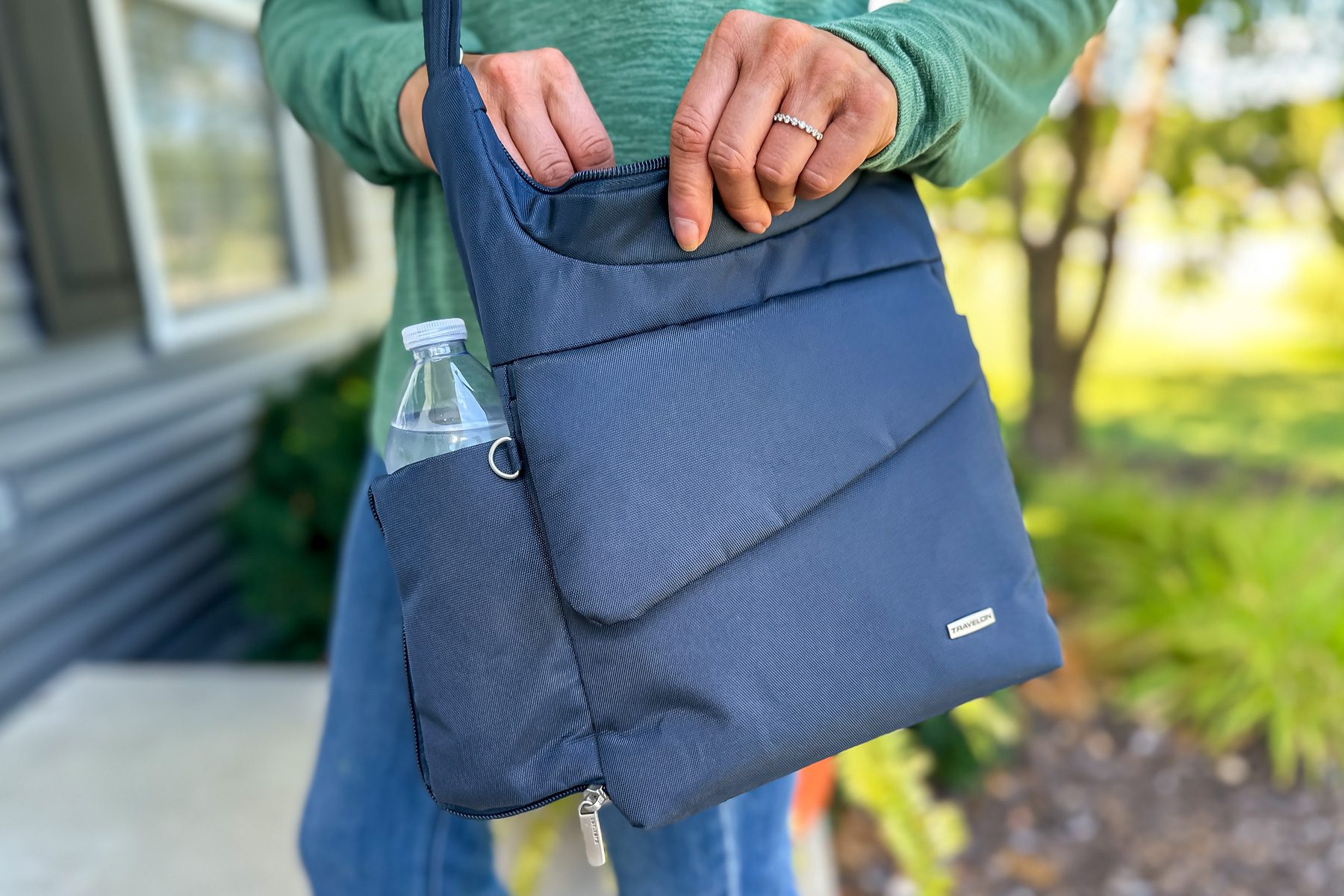 Travelon Anti Theft Classic Messenger Bag