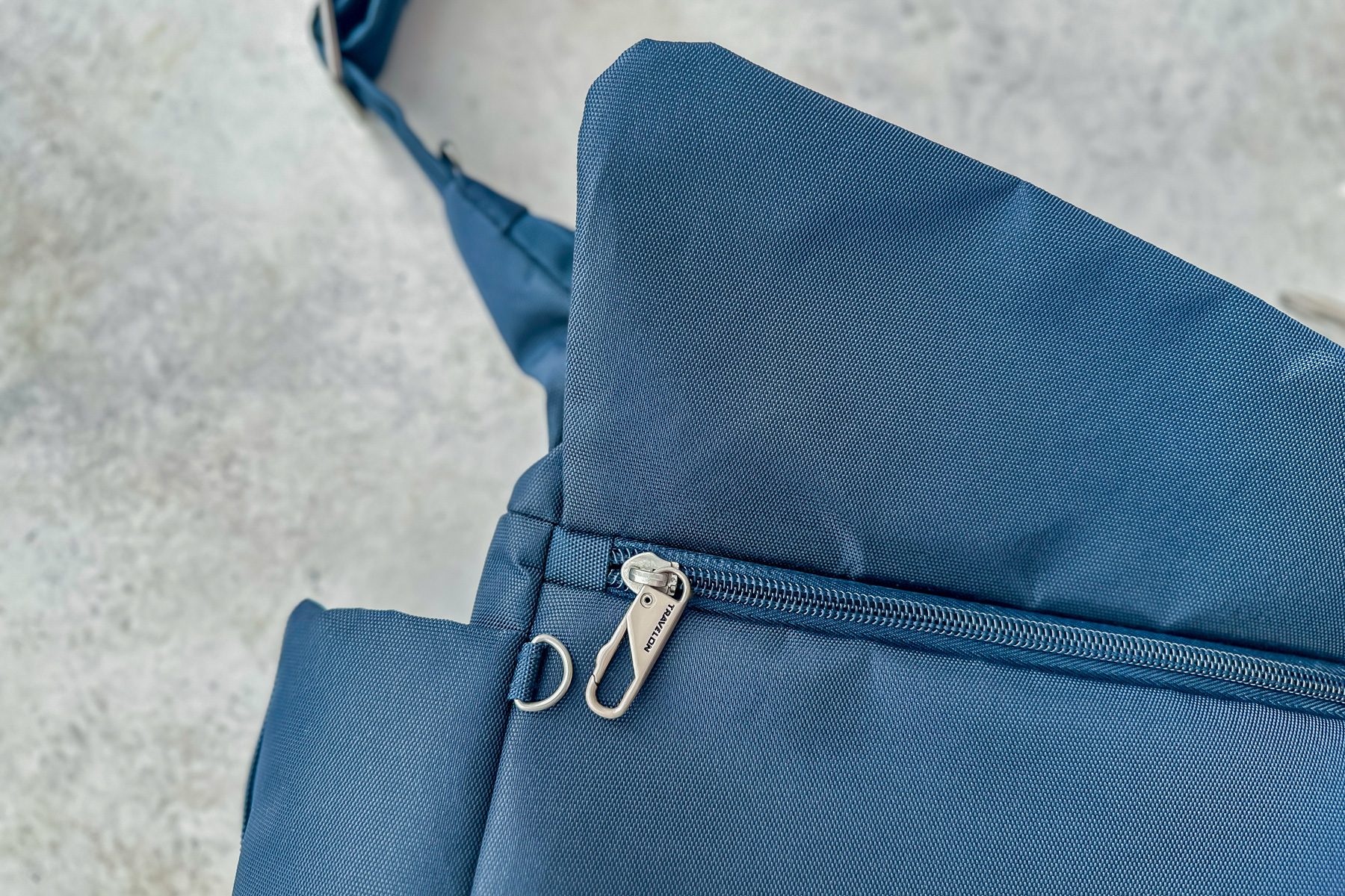 Travelon Anti Theft Classic Messenger Bag